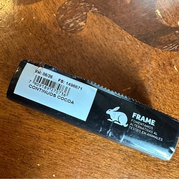 Avon Matte Lipstick Continuous Cocoa - Picture 6 of 7